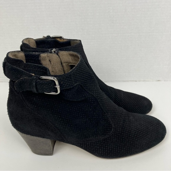 Aquatalia France Perforated Suede Ankle Booties Heeled Black Ankle Zip Sz 9.5 - Picture 2 of 16